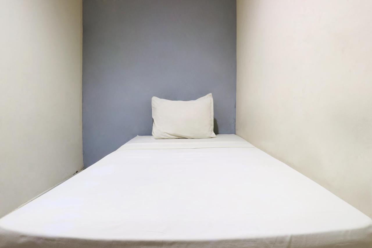 Sabrina Guest House Jakarta Exterior photo