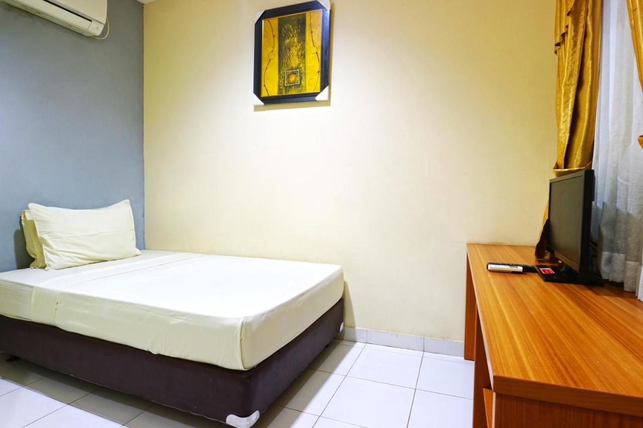 Sabrina Guest House Jakarta Exterior photo
